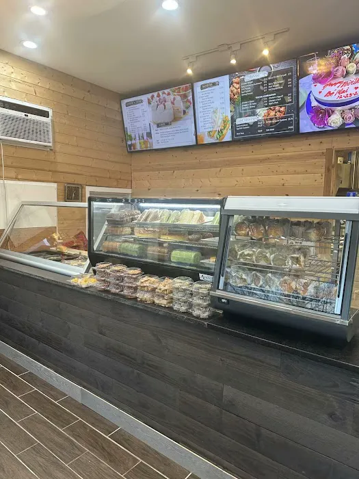 Mimi's Bakery & Floral Shop Picture 4