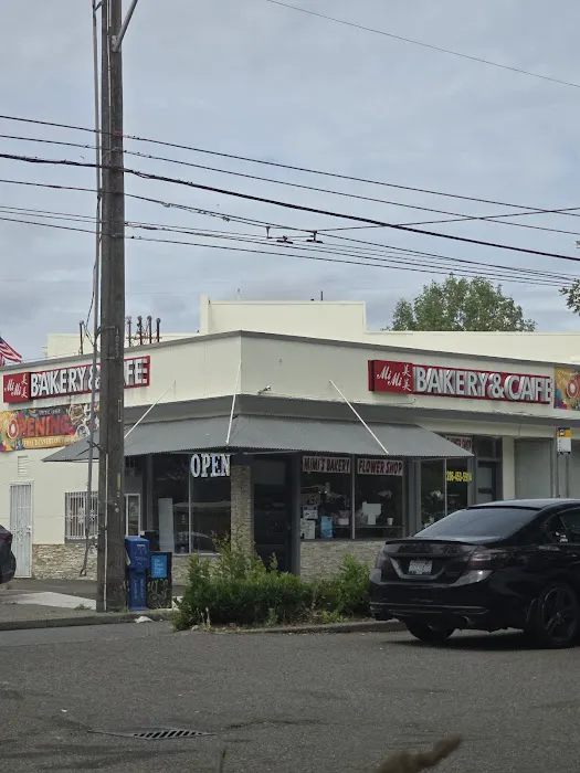 Mimi's Bakery & Floral Shop Picture 9