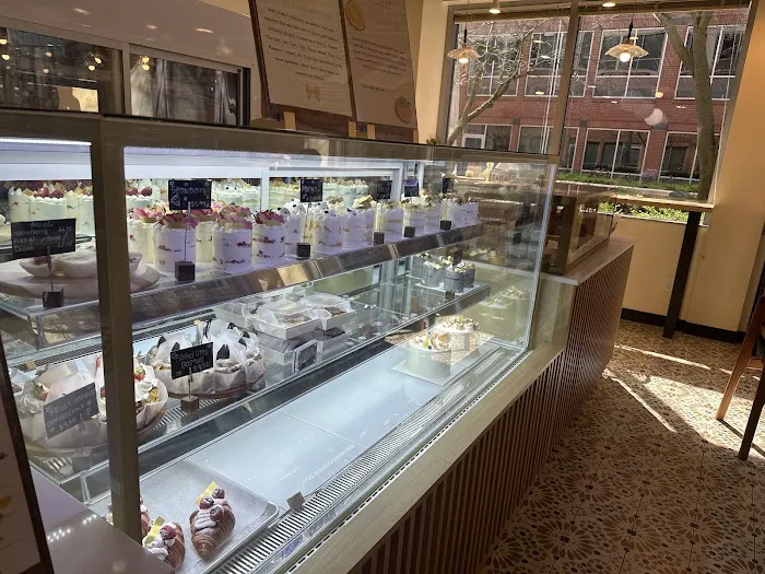 Cake Meet Me Patisserie Picture 4