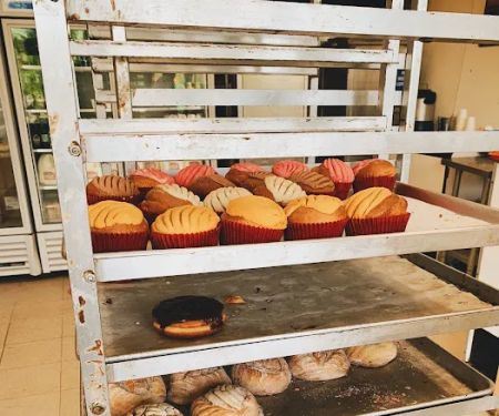 Pasteleria Y Panaderia La Ideal