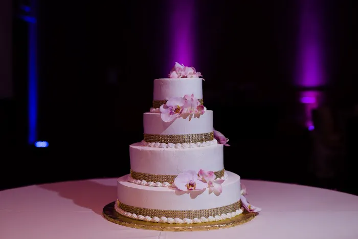 Cakes of Paradise Bakery Picture 4