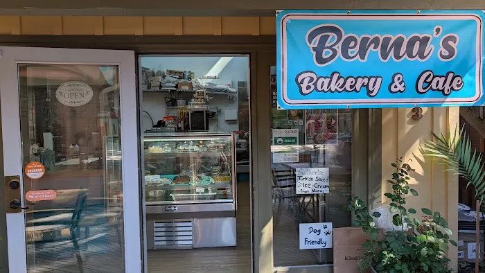 Berna's Bakery & Cafe Picture 9