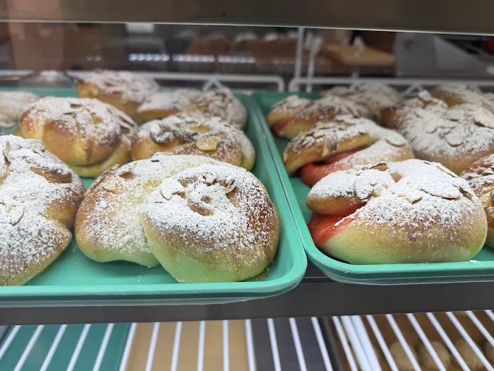 Berna's Bakery & Cafe Picture 4