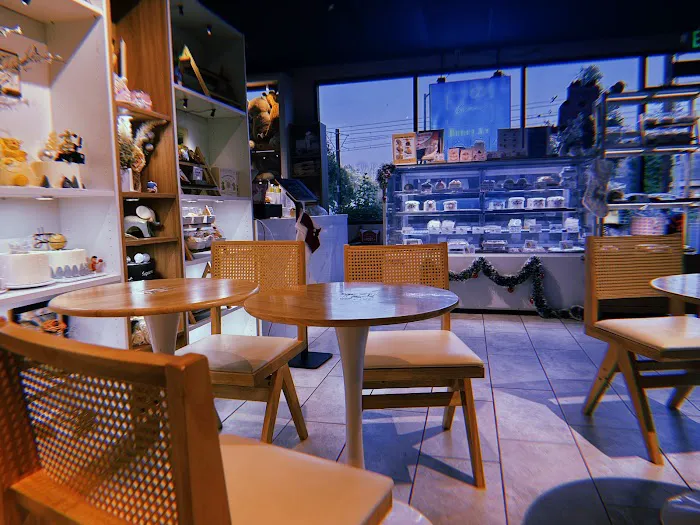 HoneyMe Bakery & Tea Picture 1