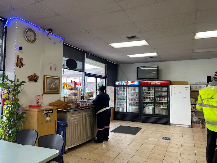 Dona Queen Donuts & Deli Picture 10