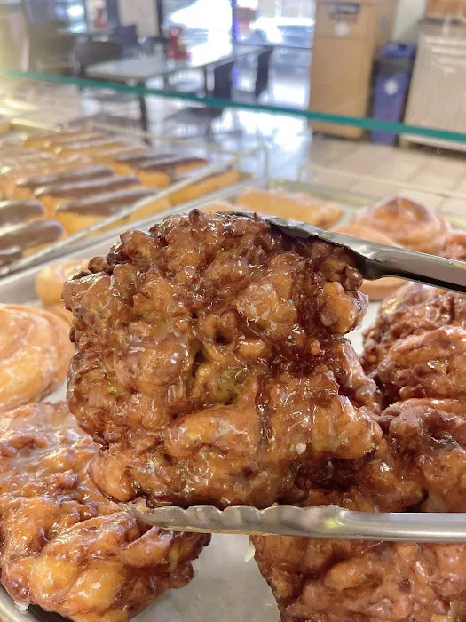 Dona Queen Donuts & Deli Picture 6