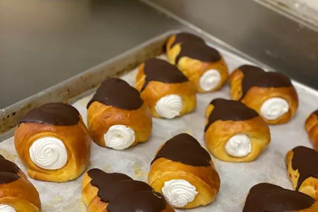Pasteleria Y Panaderia La Ideal 2