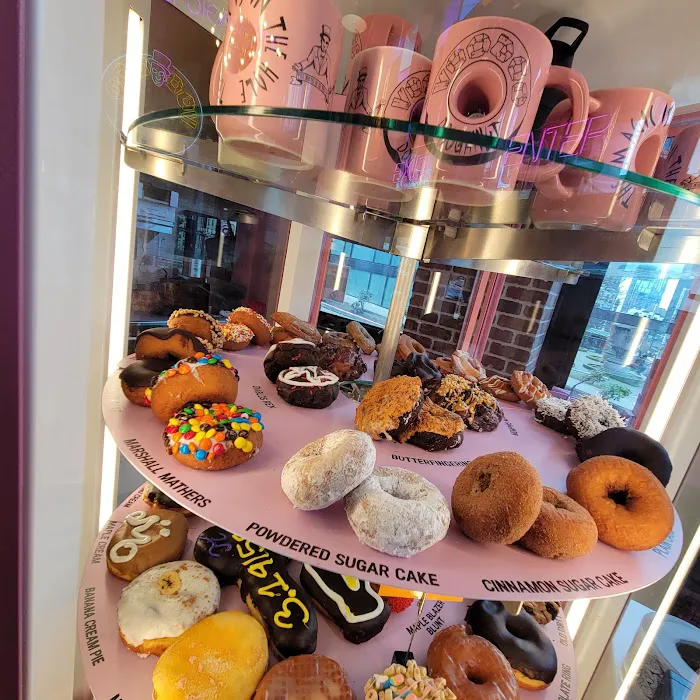 Voodoo Doughnut Picture 3