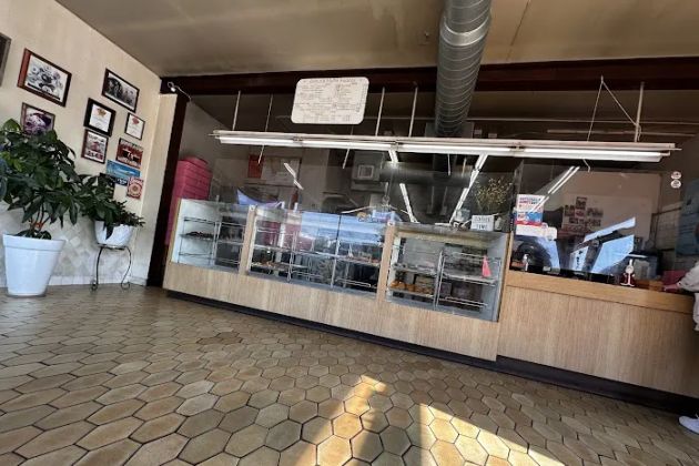 Donut & Muffin Factory