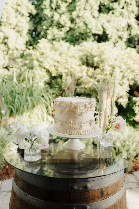 Cake & Crumble Picture 1