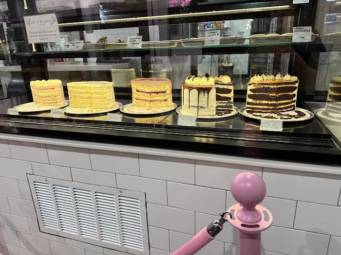 The Cat and Rabbitt Cake Shop Picture 1