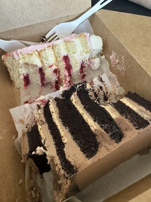 The Cat and Rabbitt Cake Shop Picture 9