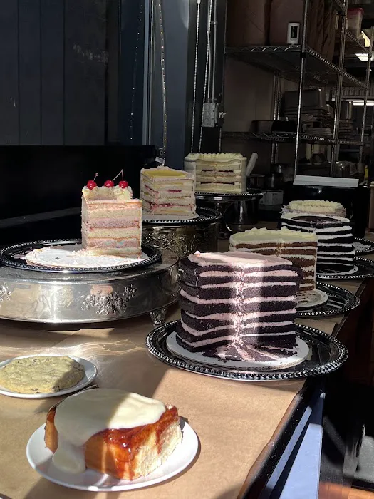 The Cat and Rabbitt Cake Shop Picture 2