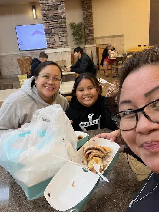 Cinnabon Picture 5