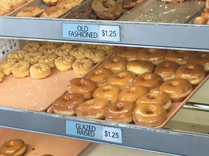 Pao's Donut & Coffee Shop Llc Picture 7