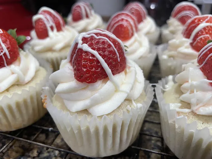 Pussycat Cupcakes, LLC Picture 9