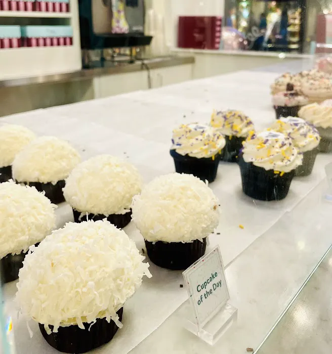 Trophy Cupcakes & Party - University Village Picture 9