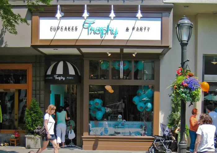 Trophy Cupcakes & Party - University Village Picture 3