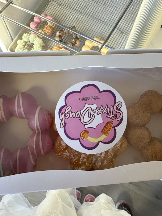 Mochi Lakewood Stixx & Dough Picture 2