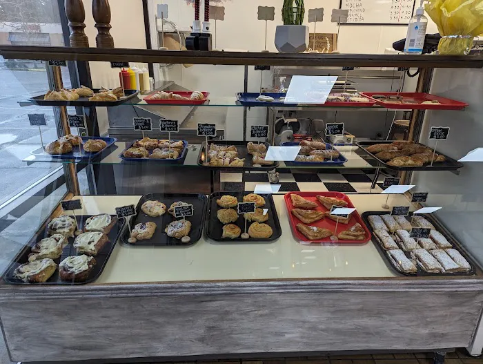Hangout Bakery & Deli & Pizza Picture 10