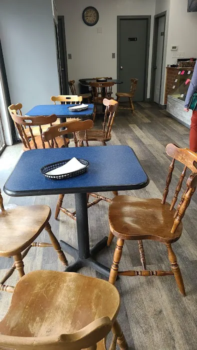 Hangout Bakery & Deli & Pizza Picture 8