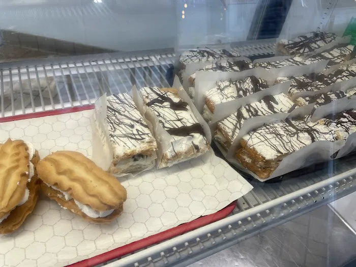 Panaderia y pasteleria la ideal 3 Picture 4
