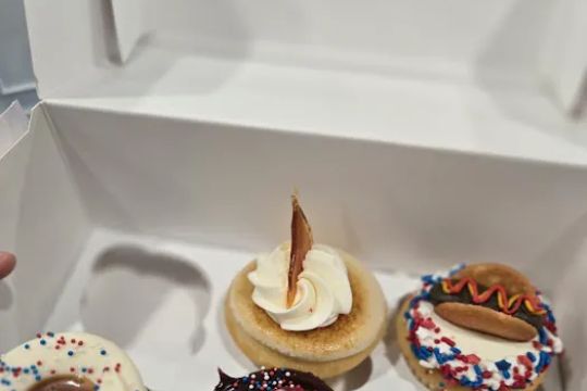 Wanna Cupcake? Bakery Cafe
