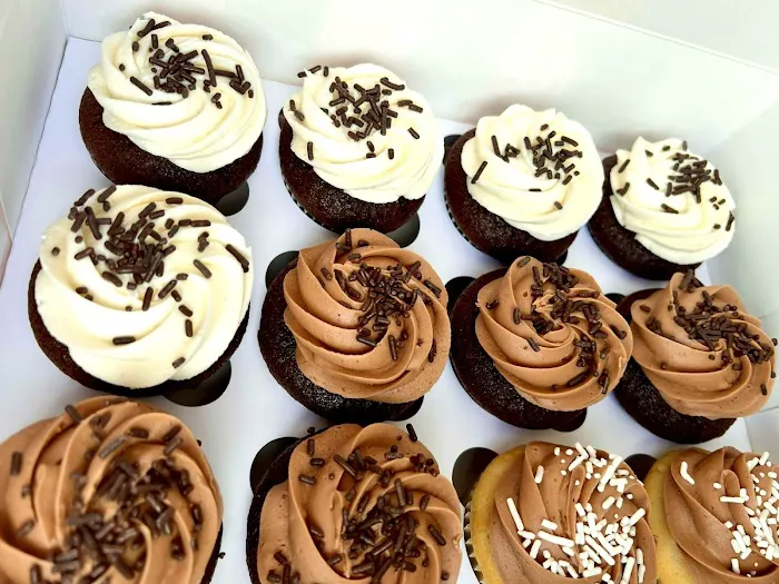 Wanna Cupcake? Bakery Cafe Picture 8