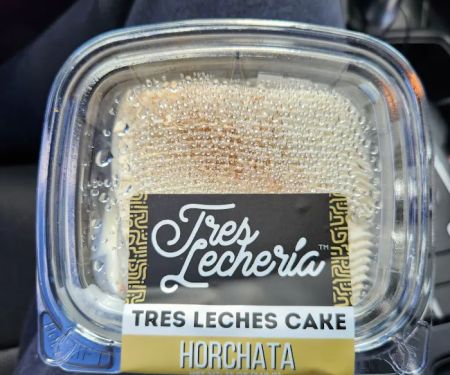 Tres Lecheria