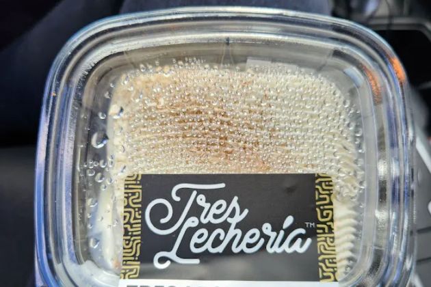 Tres Lecheria