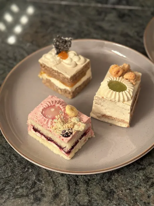 Paper Cake Shop Picture 7