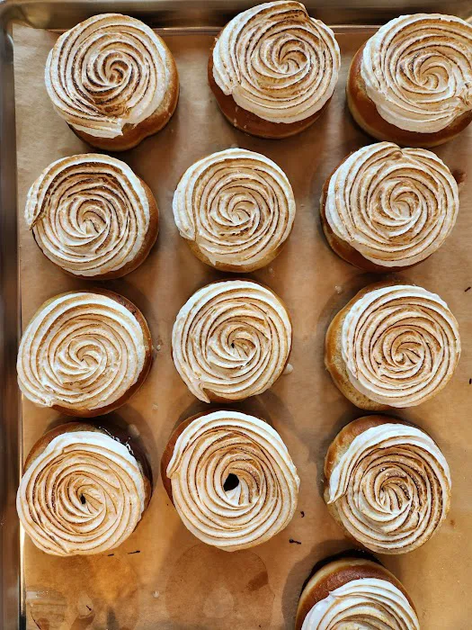 Doce Donut Co Picture 8