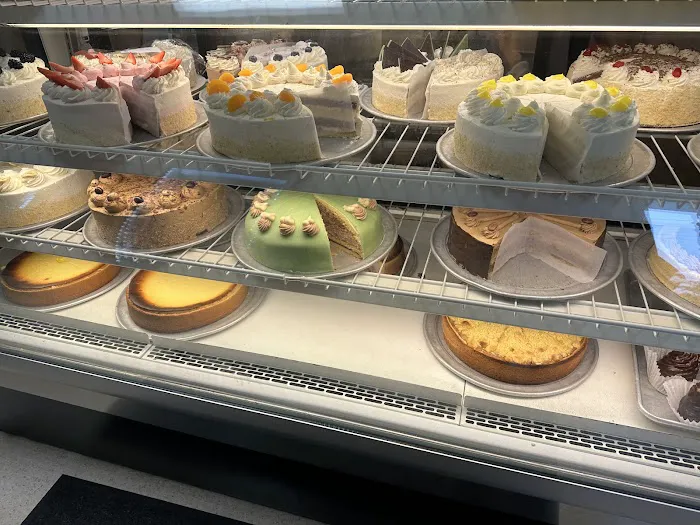 Hess Bakery & Deli Picture 1