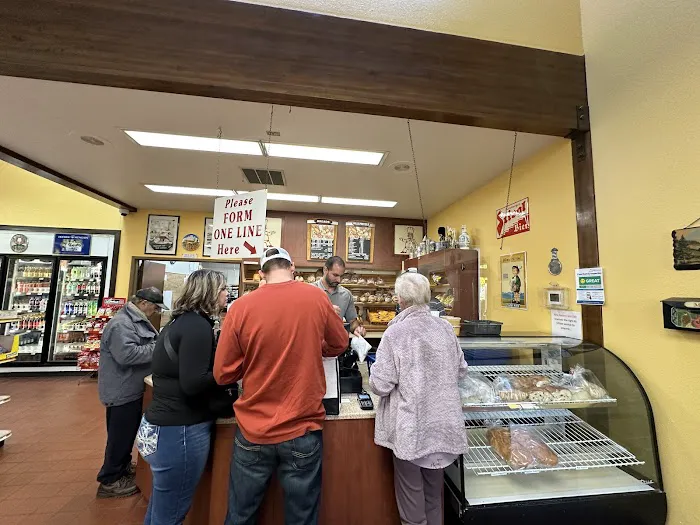 Hess Bakery & Deli Picture 4