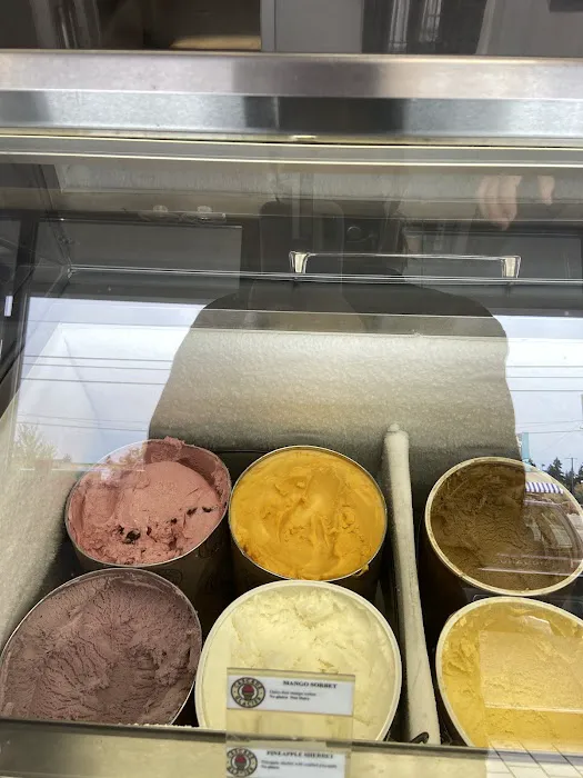 Aurora Donuts & Ice Cream Picture 2