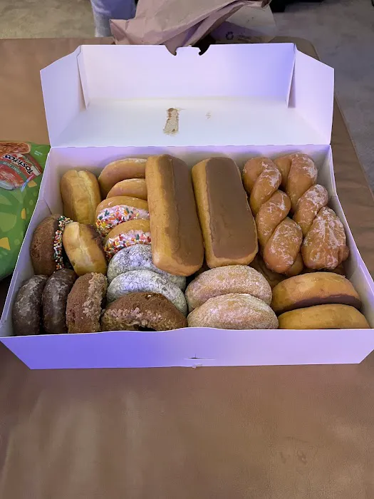 Aurora Donuts & Ice Cream Picture 1