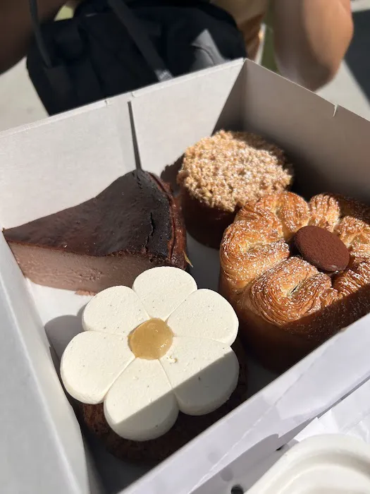T55 Pâtisserie Picture 2