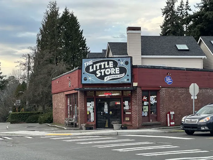 Little Store At Richmond Beach Picture 2