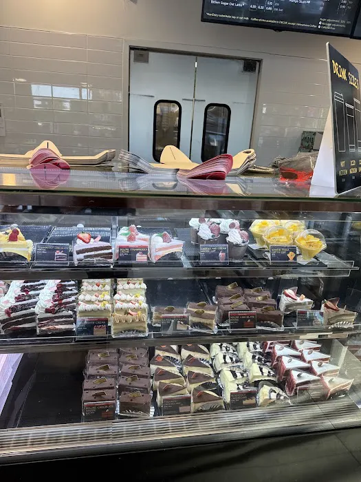 85°C Bakery Cafe - Edmonds Picture 2