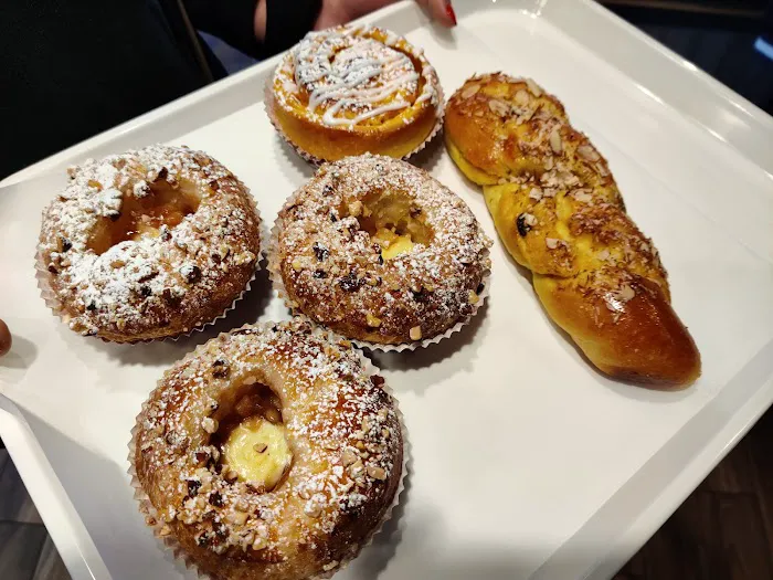 85°C Bakery Cafe - Edmonds Picture 10