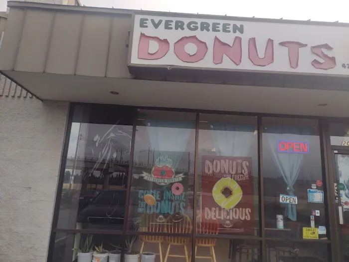 Evergreen Donuts Picture 6