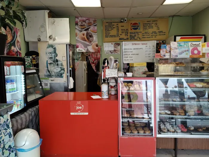 Evergreen Donuts Picture 8