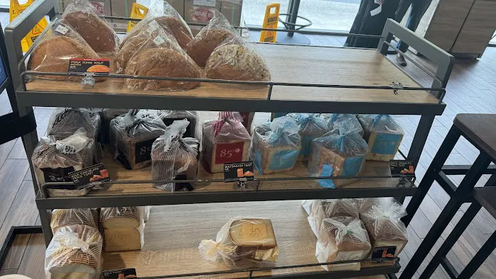 85°C Bakery Cafe - Lynnwood Picture 6