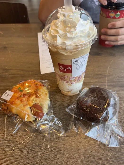 85°C Bakery Cafe - Lynnwood Picture 9