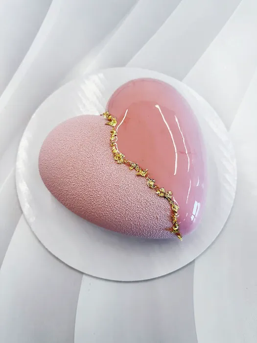 From V with Love Cakes Picture 4