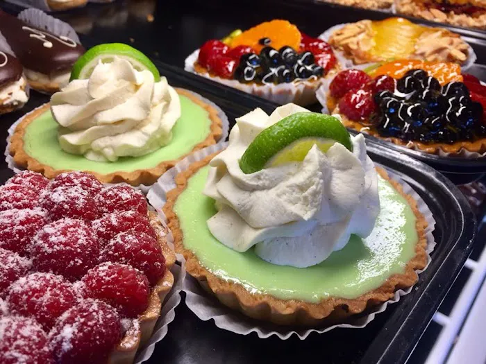 Mon Amie Bakery & Cafe Picture 4