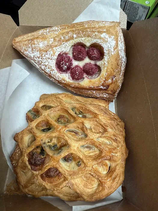 Mon Amie Bakery & Cafe Picture 3