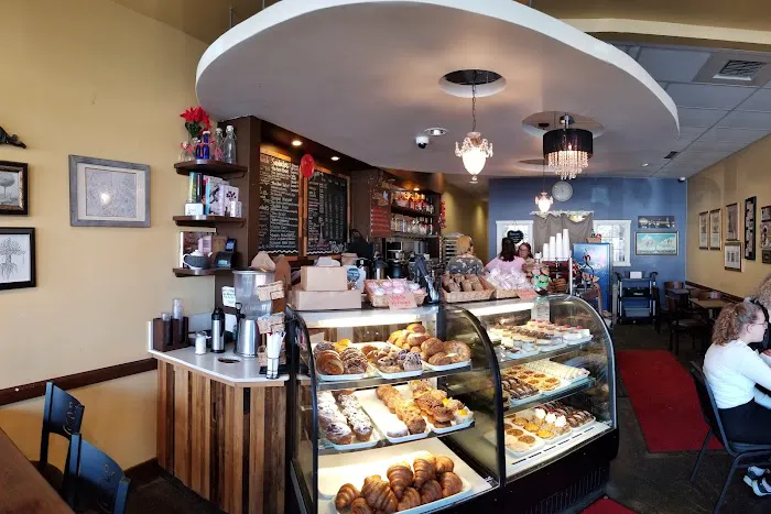 Mon Amie Bakery & Cafe Picture 1
