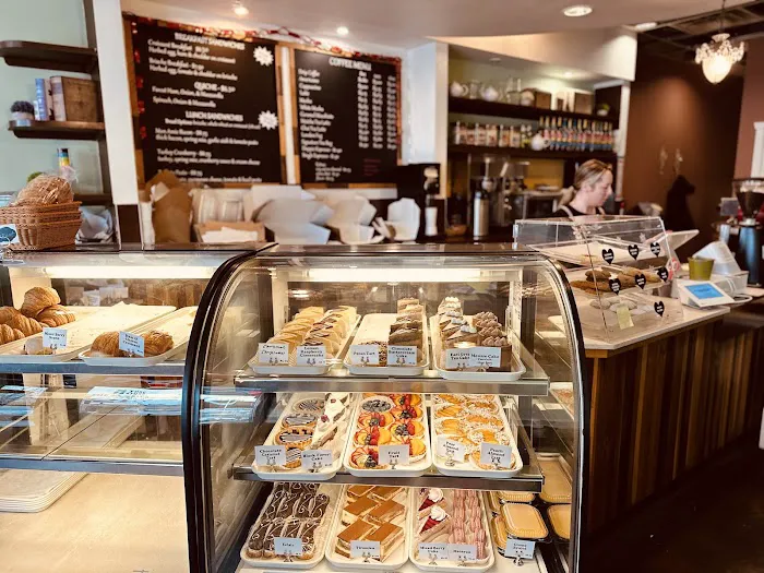 Mon Amie Bakery & Cafe Picture 9