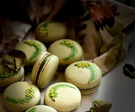House Balthazar | Macaron & Champagne Cafu00e9